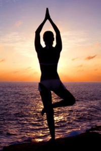 Yoga-Pose-standing-sunset
